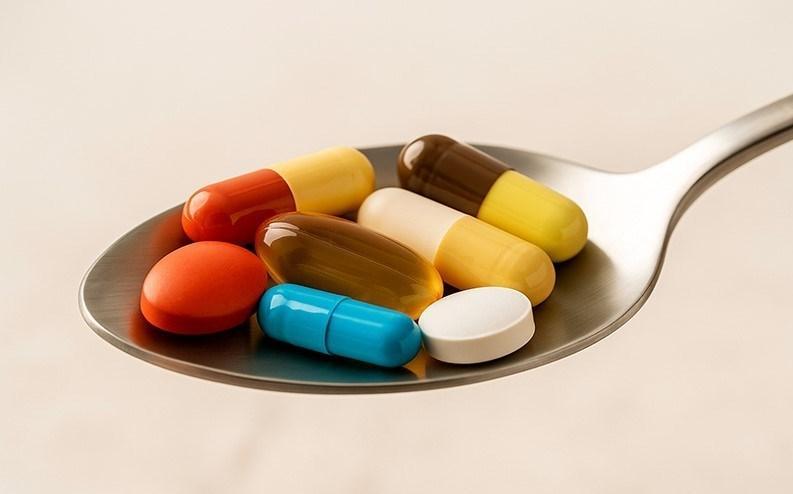 چگونه ناخن های خود را از ریشه تقویت کنیم؟