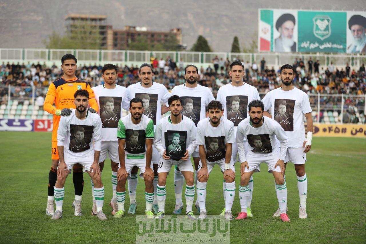 عکس | پوستر باشگاه خیبر با چهره کاپیتان پرسپولیس و برادرش