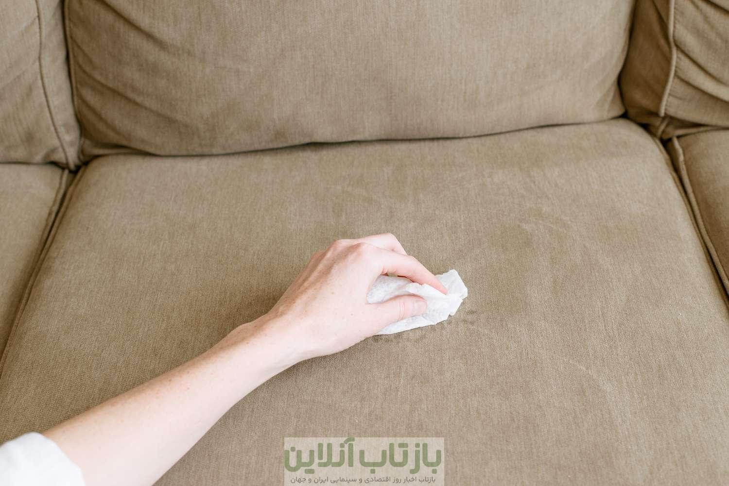 تمیز کردن مبل با لکه