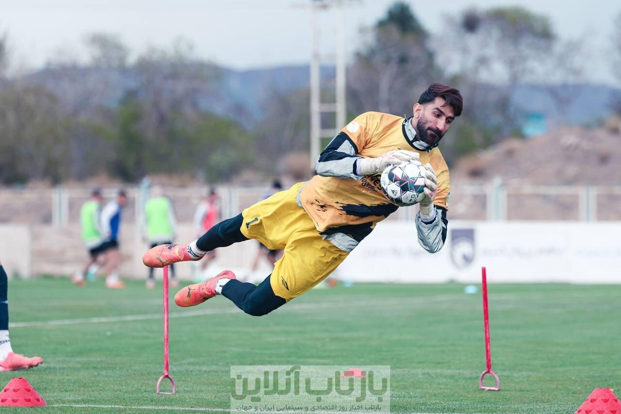 عکس | کنایه سنگین بیرانوند به پرسپولیسی‌ها با جام قهرمانی