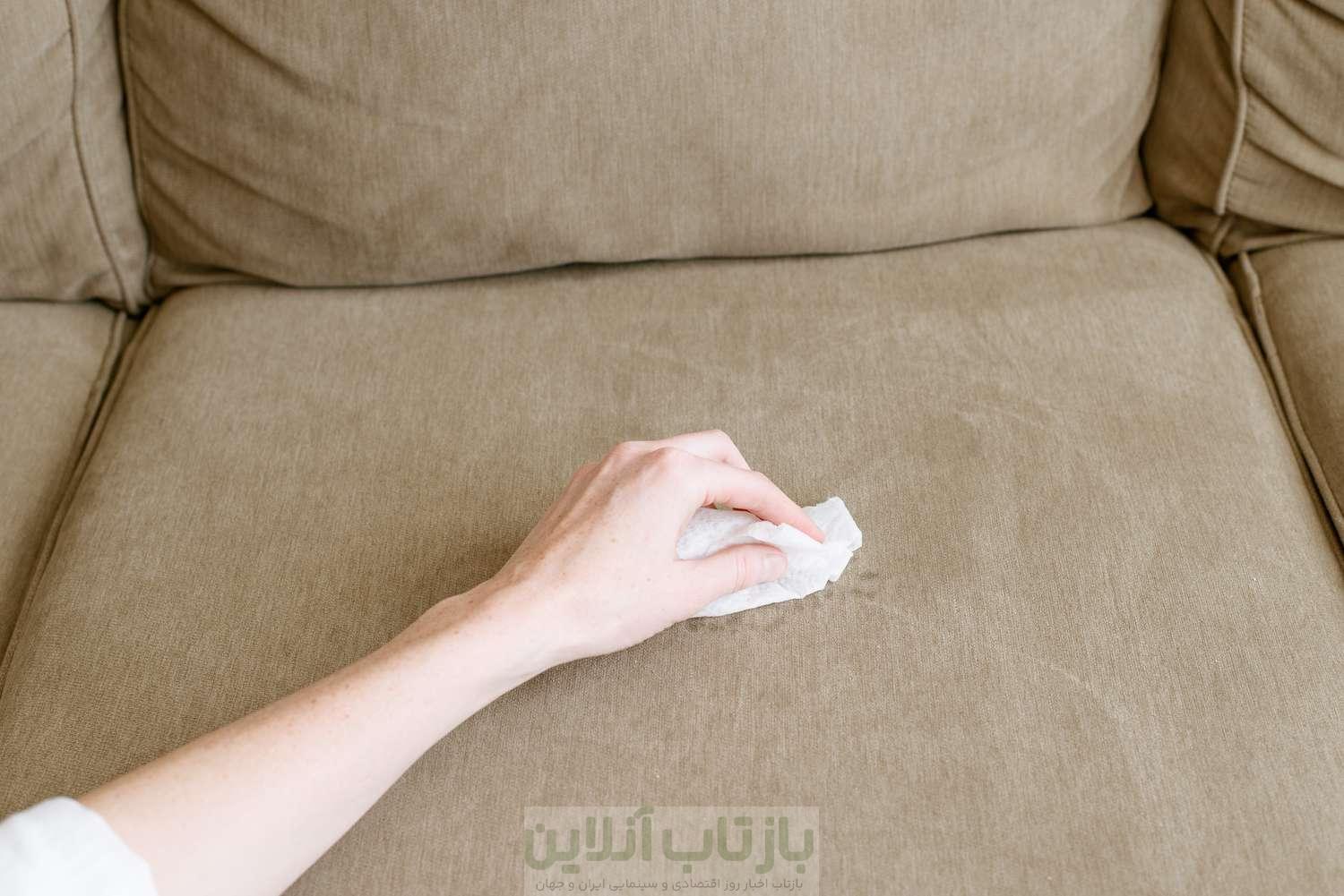تمیز کردن مبل با لکه