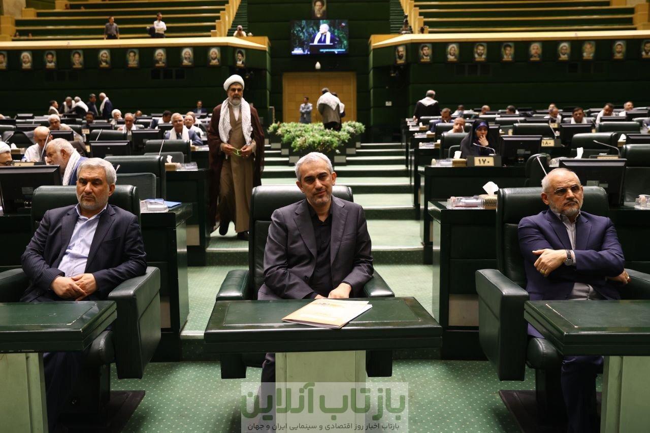 مدنی زاده با رأی اعتماد نمایندگان وزیر اقتصاد شد