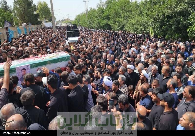 پیکر مطهر شهید مدافع وطن «مهدی قهرمانی» در رباط کریم تشییع شد