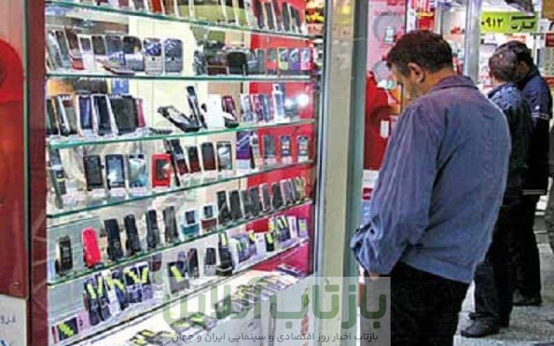 افزایش بی ضابطه قیمت در بازار تلفن همراه /لزوم برخورد سازمان حمایت