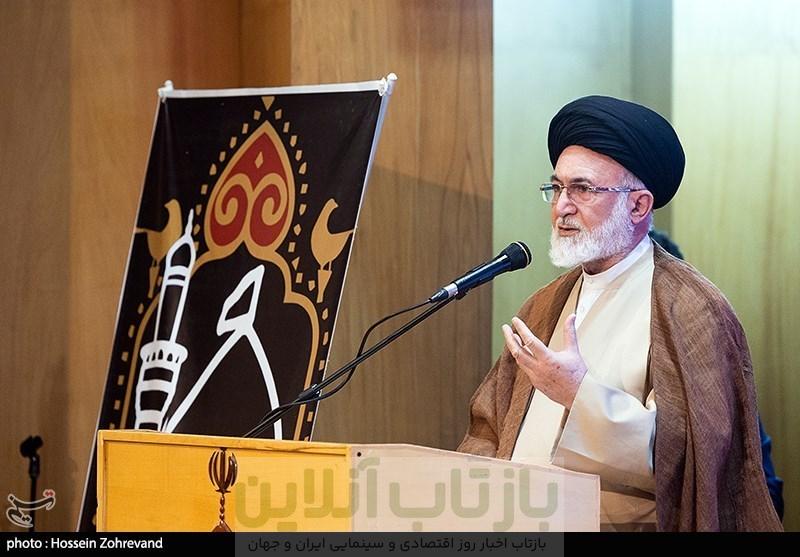راهپیمایی اربعین پایگاهی برای بیعت جهانی با امام حسین(ع) است