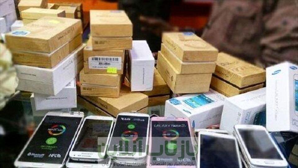 بازار تلفن همراه در چنبره رقابت نابرابر و واردات مسافری