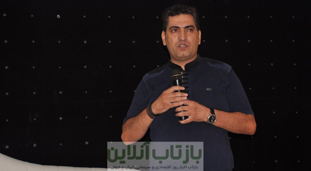 منت گذاشتن گزارشگر فوتبال بر سر مردم به خاطر پخش غیرقانونی فوتبال‌های بی کیفیت!