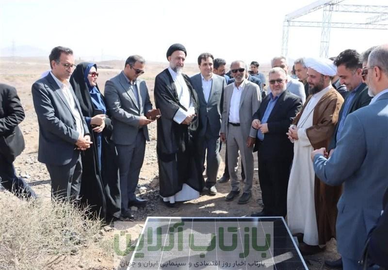 کلنگ احداث نیروگاه خورشیدی 25 مگاواتی در شهریار به زمین خورد