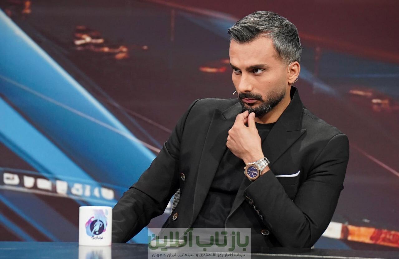 عکس| ساعت فیک محمدحسین میثاقی در برنامه فوتبال برتر