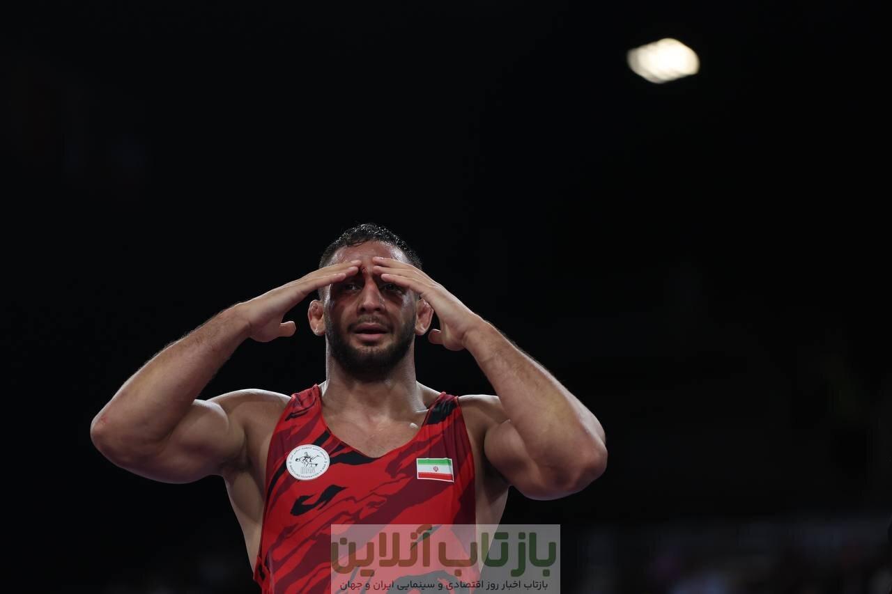 شاهکار آذرپیرا مقابل قهرمان المپیک؛ رونمایی از چهارمین فینالیست کشتی ایران