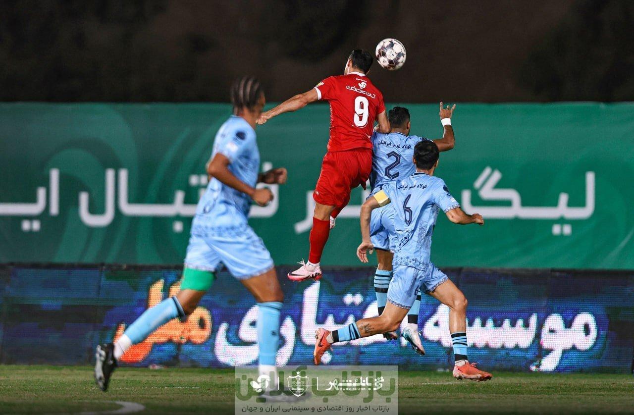 توقف پرسپولیس در زمین افتضاح؛ زور سرخپوشان به چادرملو نرسید