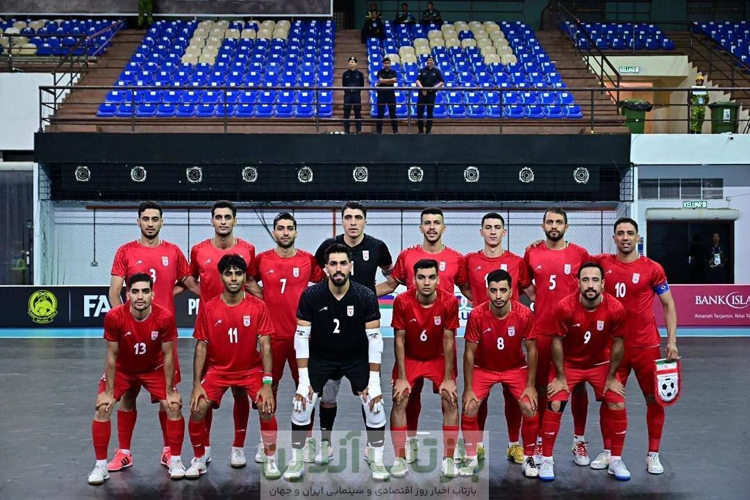 عکس| پیام فوتسالیست‌های ایرانی به کودک ساروی