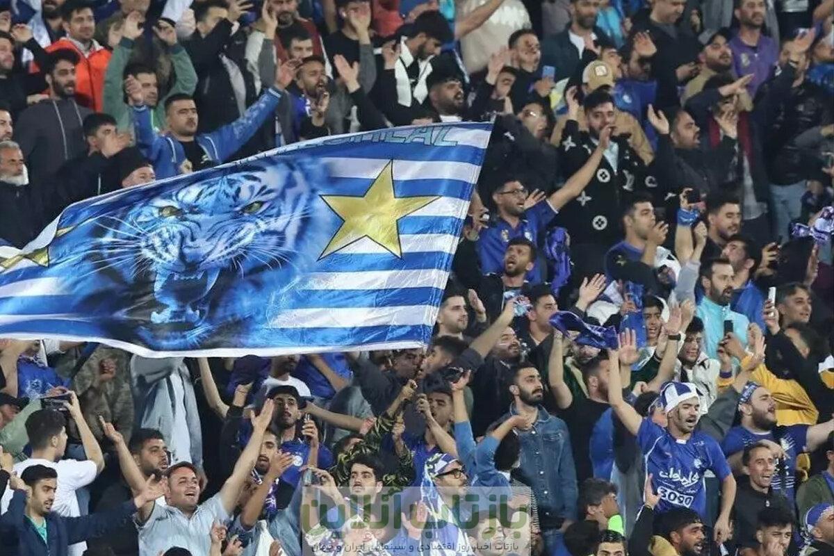 استقلال باشگاهی است که هرکس از کنارش رد شود می تواند پول به جیب بزند