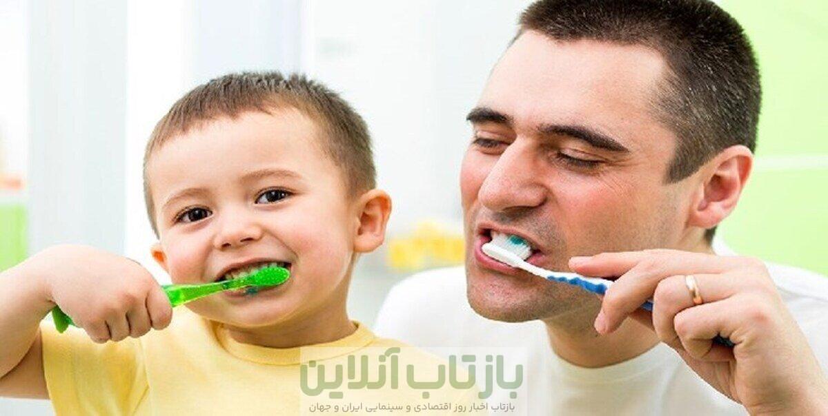 راهکارهای ساده برای عادت‌دادن کودک به مسواک‌زدن