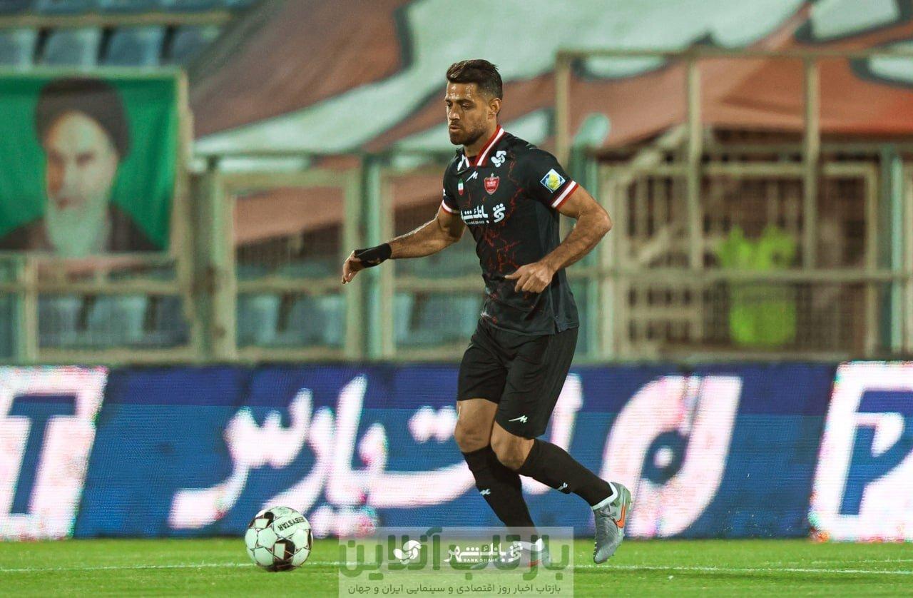 عکس| عذرخواهی پورعلی‌گنجی پس از اخراج مقابل تراکتور