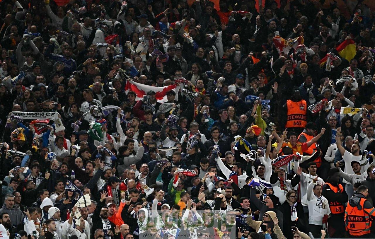 عکس| خواستگاری و جواب مثبت در حساس‌ترین بازی لیگ قهرمانان اروپا!