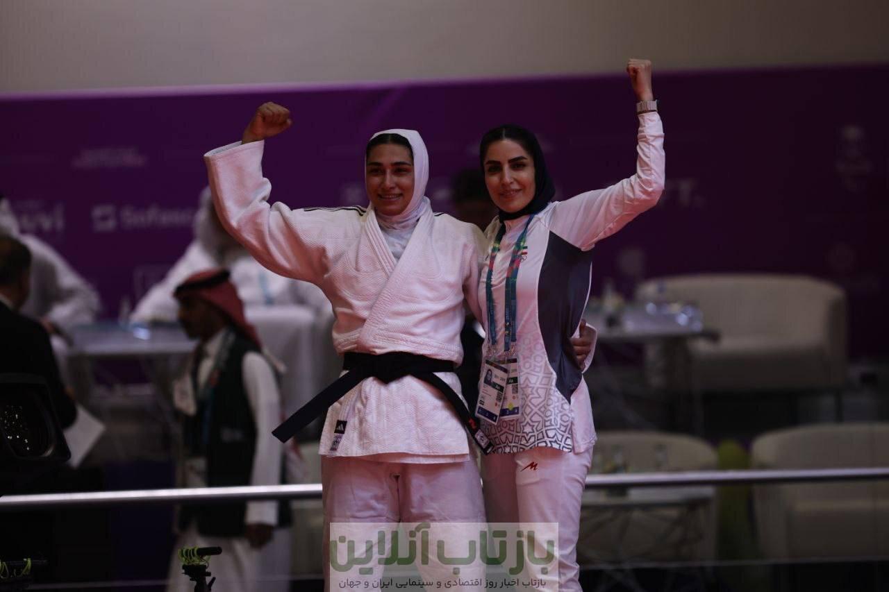 عکس| بوسه بر پیشانی پرچمدار برنزی ایران در ریاض