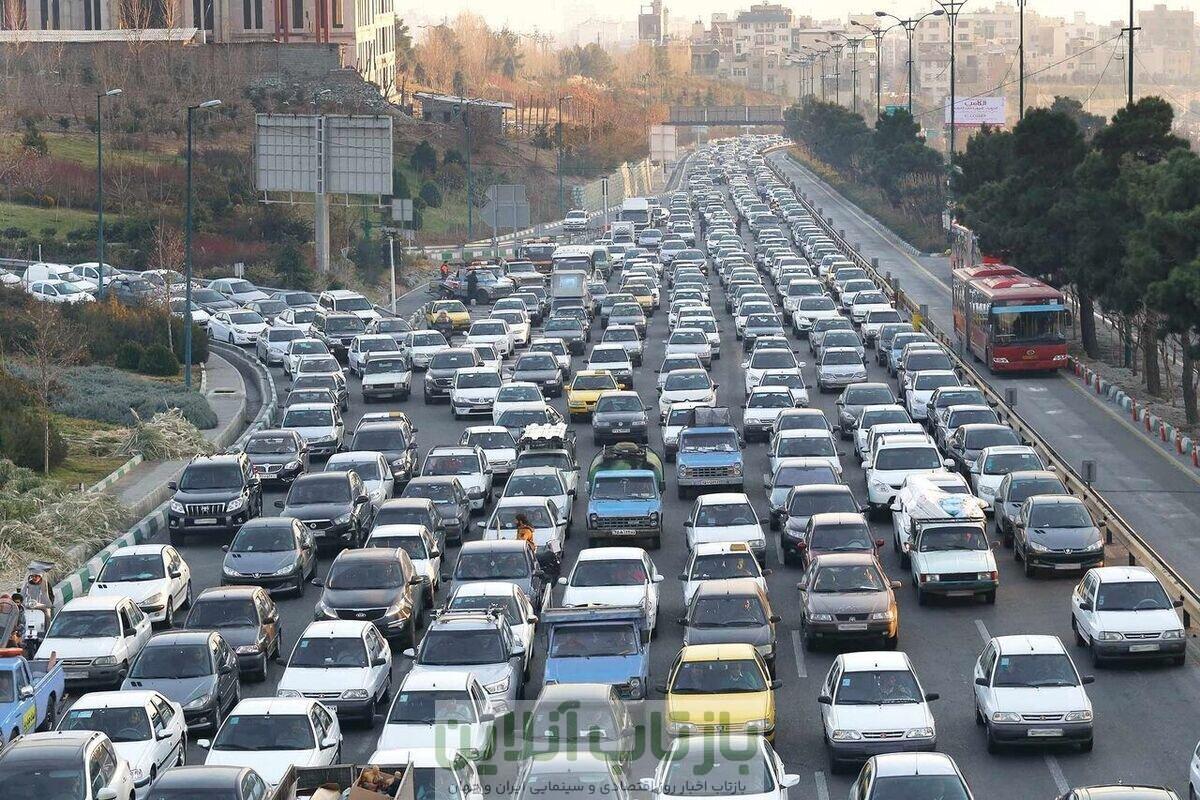 رانندگان بخوانند/ تصمیم جدید دولت برای نرخ بنزین تاکسی‌های اینترنتی