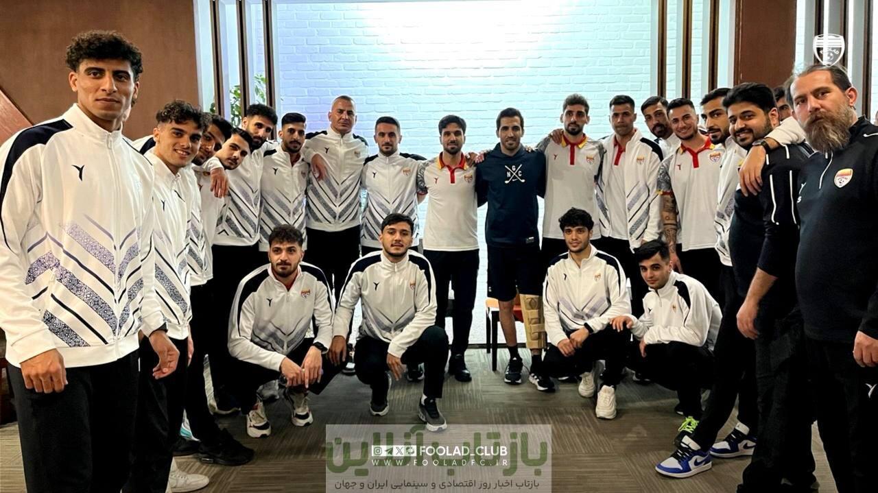 عکس| روحیه دادن ستاره پرسپولیسی به فولاد برای بردن استقلال!