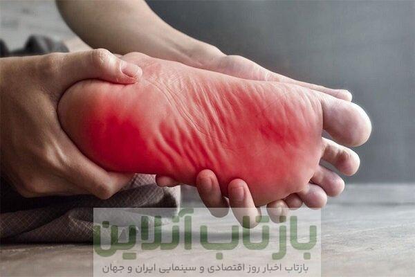 بی‌حسی و گزگز پا؛ نشانه‌ای از مشکلات سیاتیک و ستون فقرات