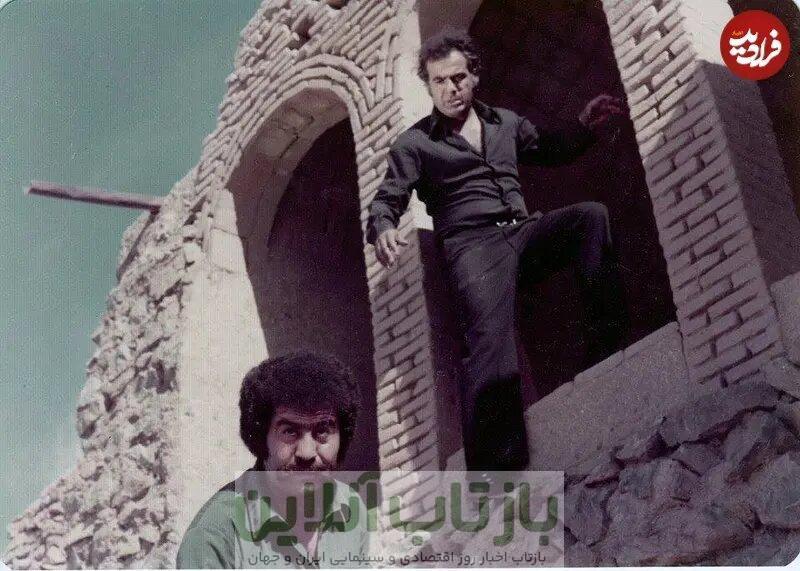 عکس/ حسین گیل در ۳۲ سالگی در کنار ناصر ملک‌مطیعی؛ سال ۵۱