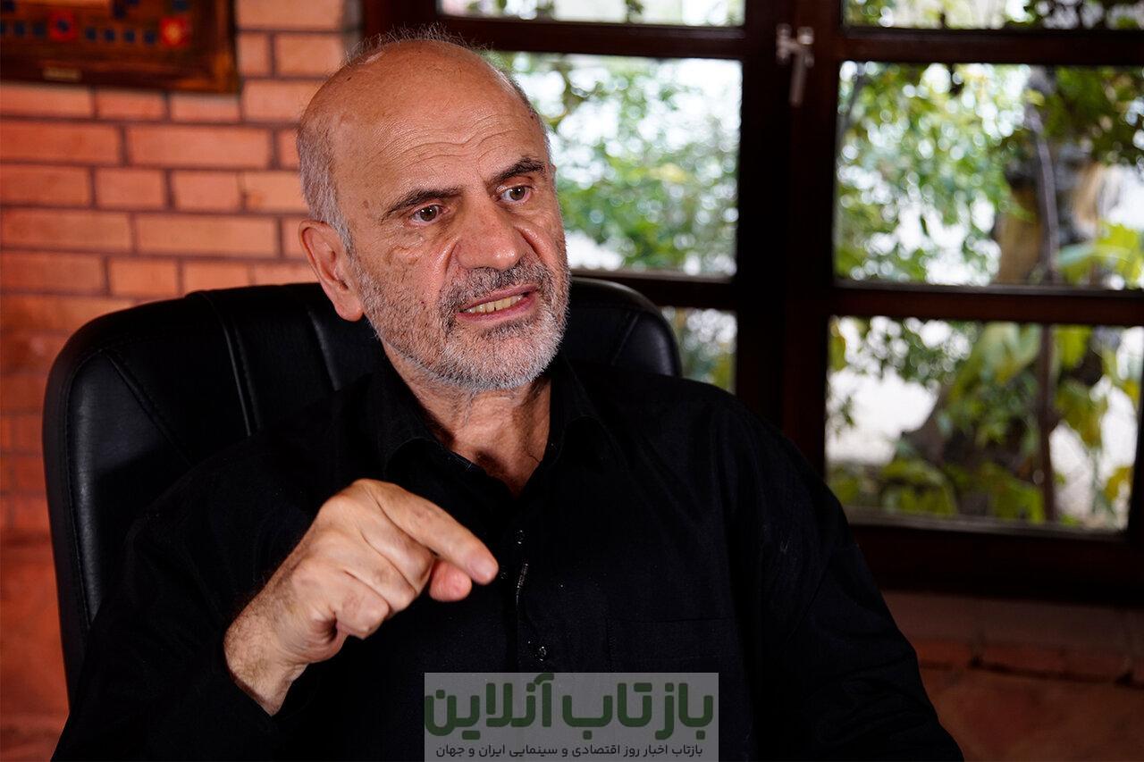 فرشاد مومنی، اقتصاددان در بیمارستان بستری شد