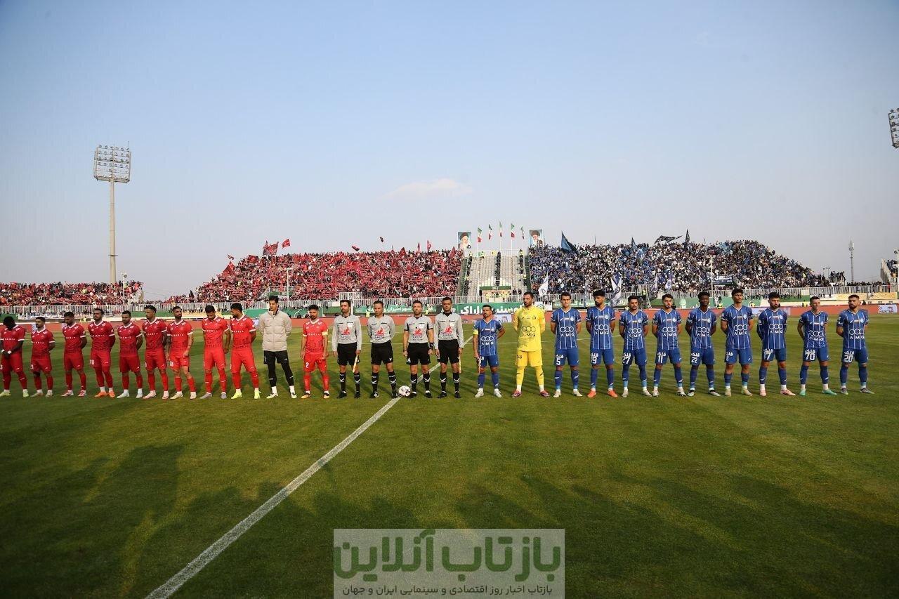 عکس | چرا مربی پرسپولیس پیراهن دروازه‌بان استقلال را گرفت؟