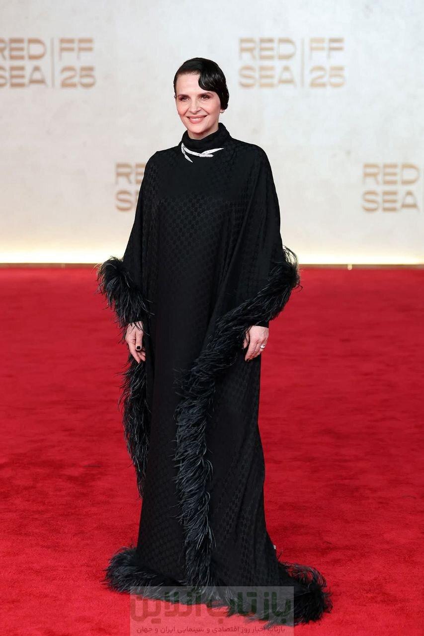 از جانی دپ تا آنتونی هاپکینز؛ چرا ستاره‌ها این روزها راه جده را در پیش گرفته‌اند؟