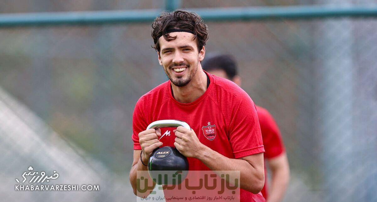 عکس| باکیچ روی دست آقا کریم!