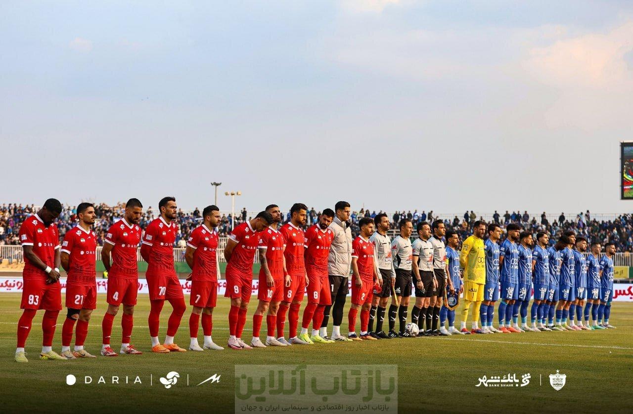 استقلال نیمه اول ۱۰ نفره بازی کرد!