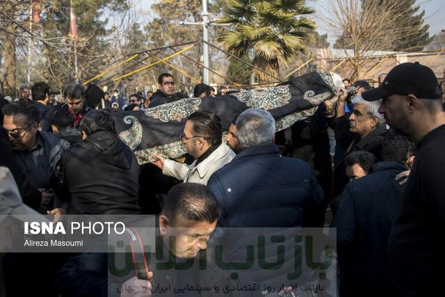 سعید پیردوست به خاک سپرده شد/ گله از عدم حضور مهران مدیری 1 سعید پیردوست به خاک سپرده شد/ گله از عدم حضور مهران مدیری