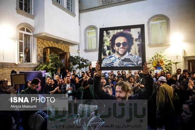 سخنان بهرام افشاری، شهاب حسینی و همایون اسعدیان در یادبود جواد گنجی، از جانباختگان اعتراضات دیماه 7 سخنان بهرام افشاری، شهاب حسینی و همایون اسعدیان در یادبود جواد گنجی، از جانباختگان اعتراضات دیماه