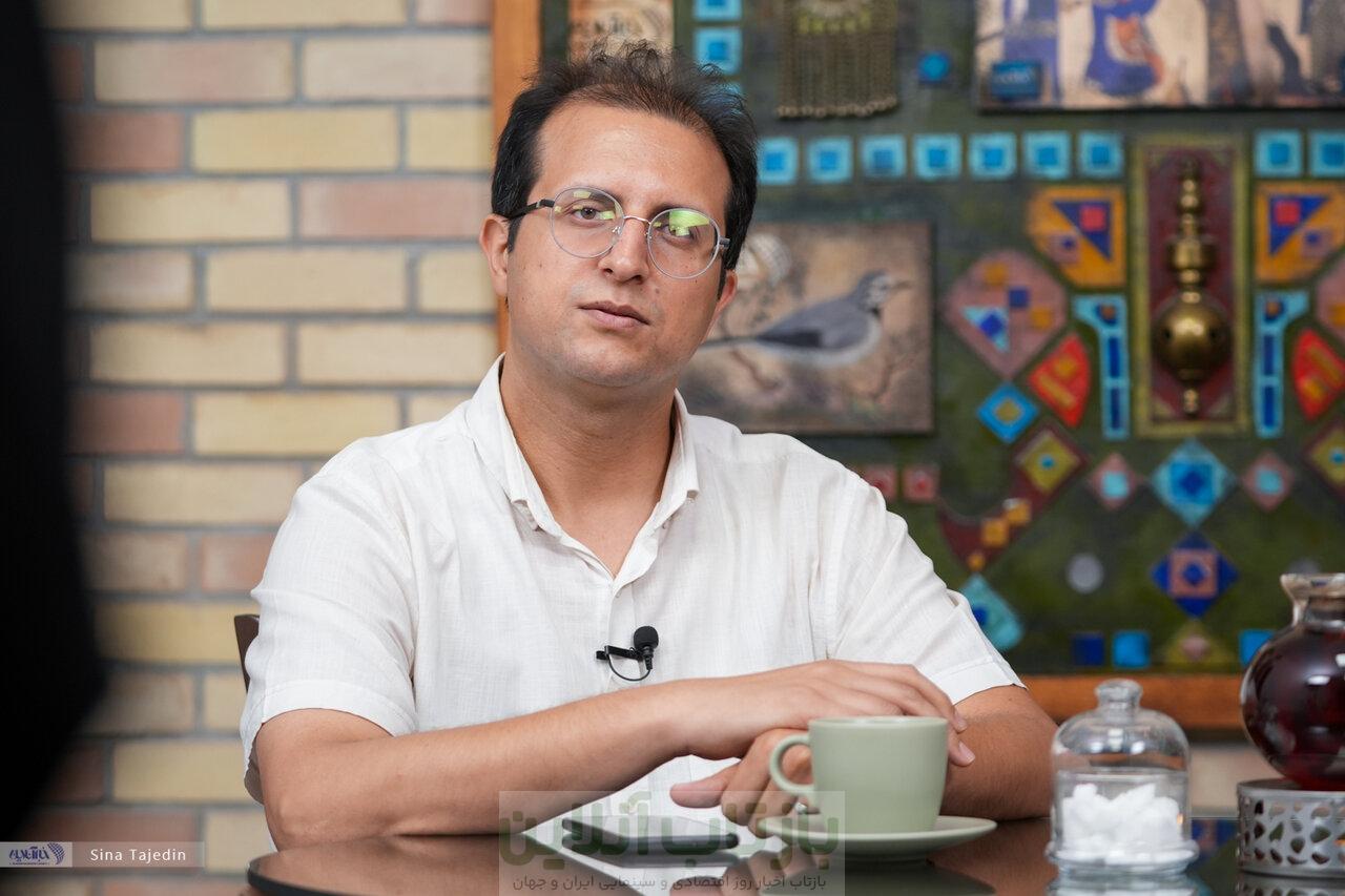 برای اکران وعده حمایت دادند اما عمل نکردند / شکل جنگ عوض شده است، نمیتوان با شعارهای دهه ۷۰ مخاطب امروز را پای پرده نگه داشت 6 برای اکران وعده حمایت دادند اما عمل نکردند / شکل جنگ عوض شده است، نمیتوان با شعارهای دهه ۷۰ مخاطب امروز را پای پرده نگه داشت