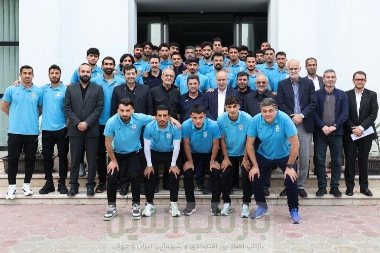 پزشکیان: تیم ملی فوتبال، نماینده غرور، وحدت و اراده ملت ایران است/ با تمام توان برای سربلندی ایران در میدان حاضر شوید 1 پزشکیان: تیم ملی فوتبال، نماینده غرور، وحدت و اراده ملت ایران است/ با تمام توان برای سربلندی ایران در میدان حاضر شوید