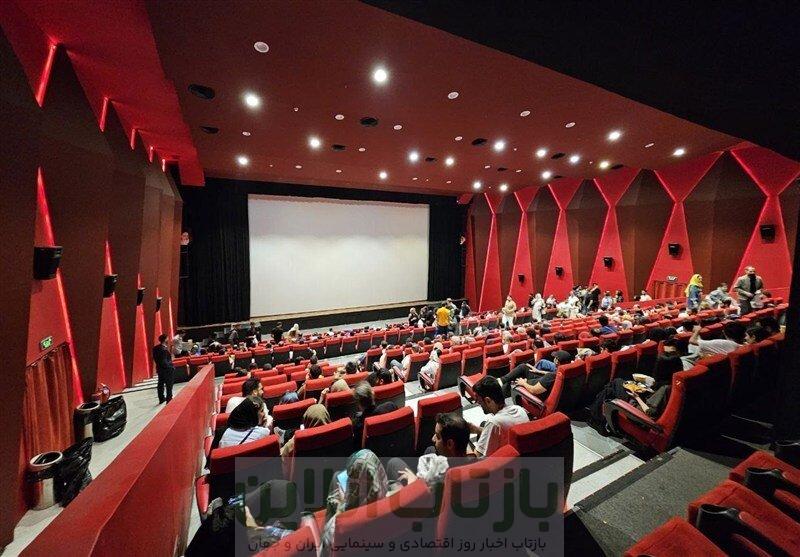 چرا حواشی ممیزی «تهران کنارت» به جهش فروش آن دامن زد؟/ شوک ۲۰ میلیاردی به سینمای بحرانزده و عبور از فرمولهای تکراری کمدی 1 چرا حواشی ممیزی «تهران کنارت» به جهش فروش آن دامن زد؟/ شوک ۲۰ میلیاردی به سینمای بحرانزده و عبور از فرمولهای تکراری کمدی