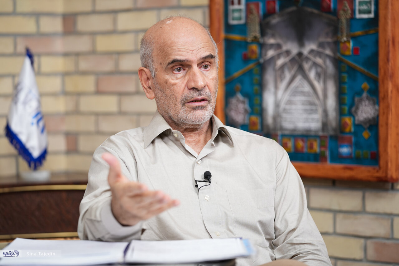 فرشاد مومنی: سهم مصرف نهایی خانوارها از اقتصاد کشور کاهش یافته است 3 فرشاد مومنی: سهم مصرف نهایی خانوارها از اقتصاد کشور کاهش یافته است