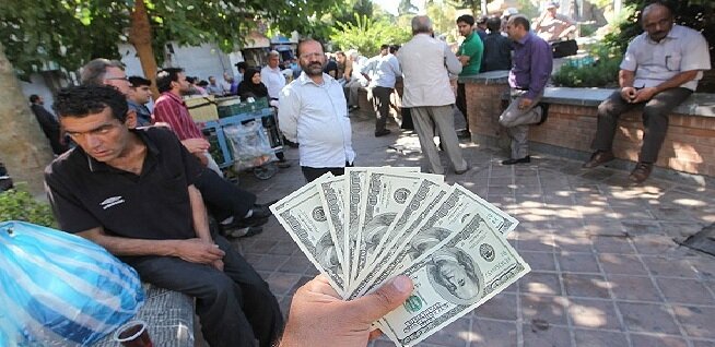 قیمت دلار، یورو و انواع ارزها امروز ۲۵ شهریور ۱۴۰۵/ دلار به کانال ۲۲۰ میلیون تومان برگشت + جدول 1 قیمت دلار، یورو و انواع ارزها امروز ۲۵ شهریور ۱۴۰۵/ دلار به کانال ۲۲۰ میلیون تومان برگشت + جدول